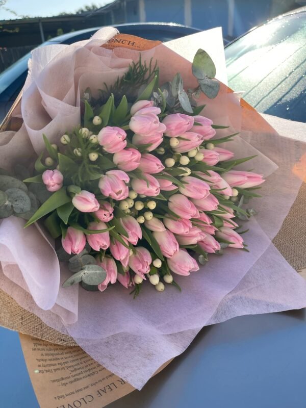 romantic pastel bouquet delivery
