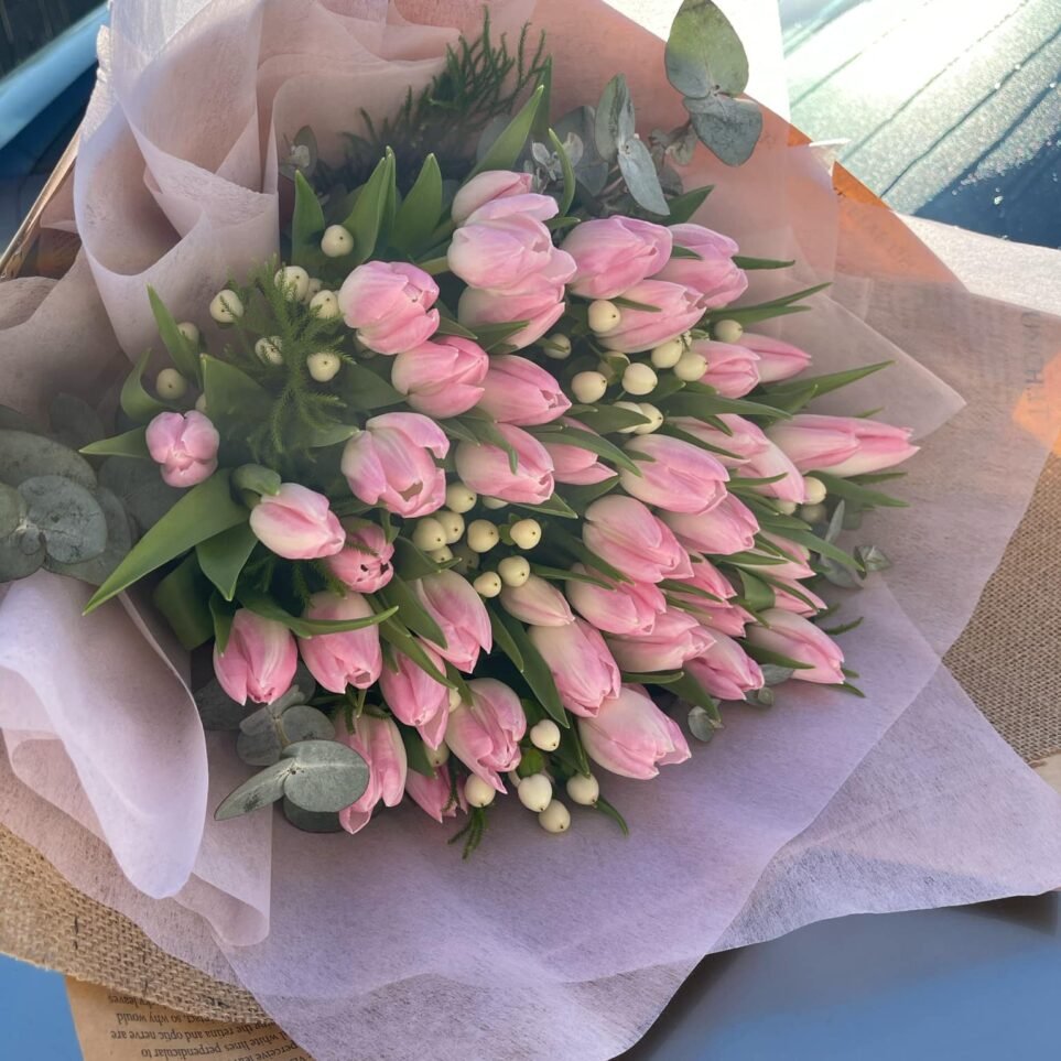 romantic pastel bouquet delivery
