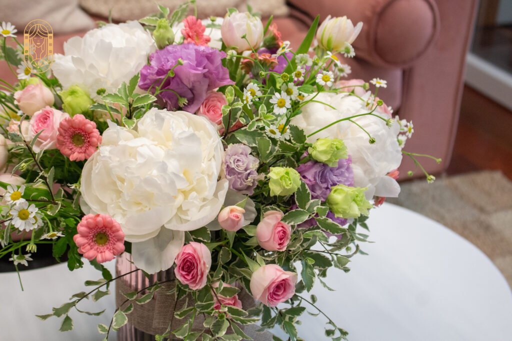 luxury reception flowers by bespoke wedding florist Lower North Shore Sydney